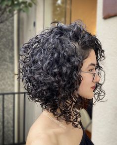 Qual o Melhor Corte para Cabelo Ondulado e Volumoso? Dicas e Inspirações