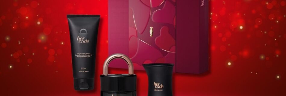 A imagem mostra a promoção Dia dos Namorados Kit Her Code, com perfume her code, Loção Hidratante Corporal Her Code e Vela de Massagem Óleo Corporal Her Code, com caixa presente e fundo vermelho