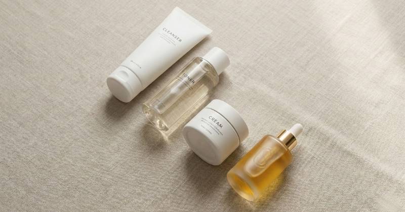 Você está jogando dinheiro fora: A ordem exata do Skincare que 90% das pessoas erram