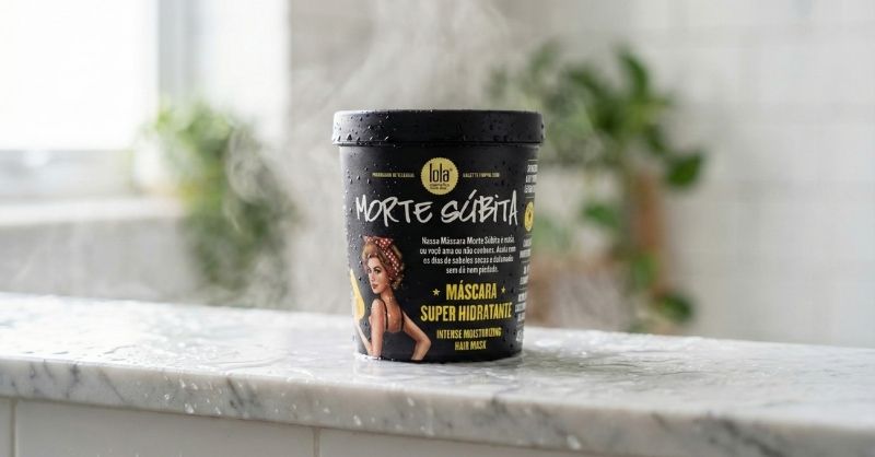 O Fim do Frizz: A técnica de "Umectação Inversa" que salva qualquer cabelo poroso