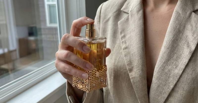 O perfume árabe que as blogueiras de nicho estão escondendo (fixa 3x mais que Chanel)